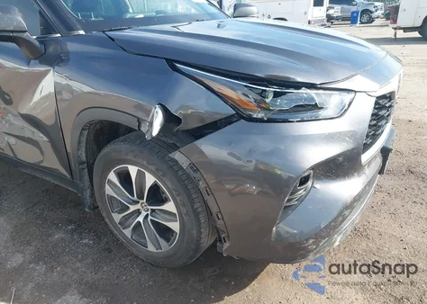2023 Toyota Highlander Xle z USA, uszkodzony, nr VIN 5TDKDRBH5PS011748